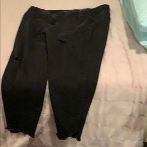 Pre ripped black jean